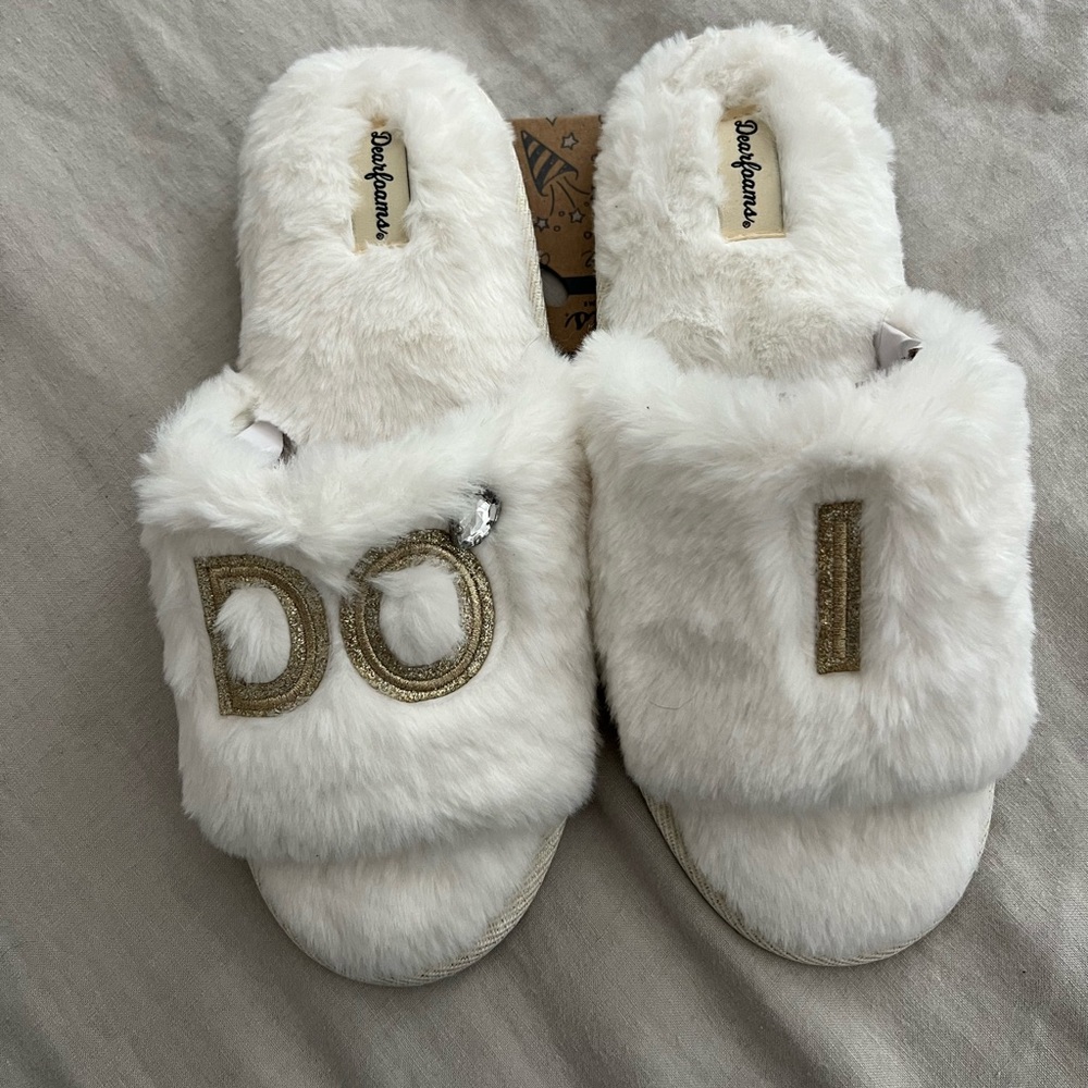 NEW I DO slippers! Size 9-10